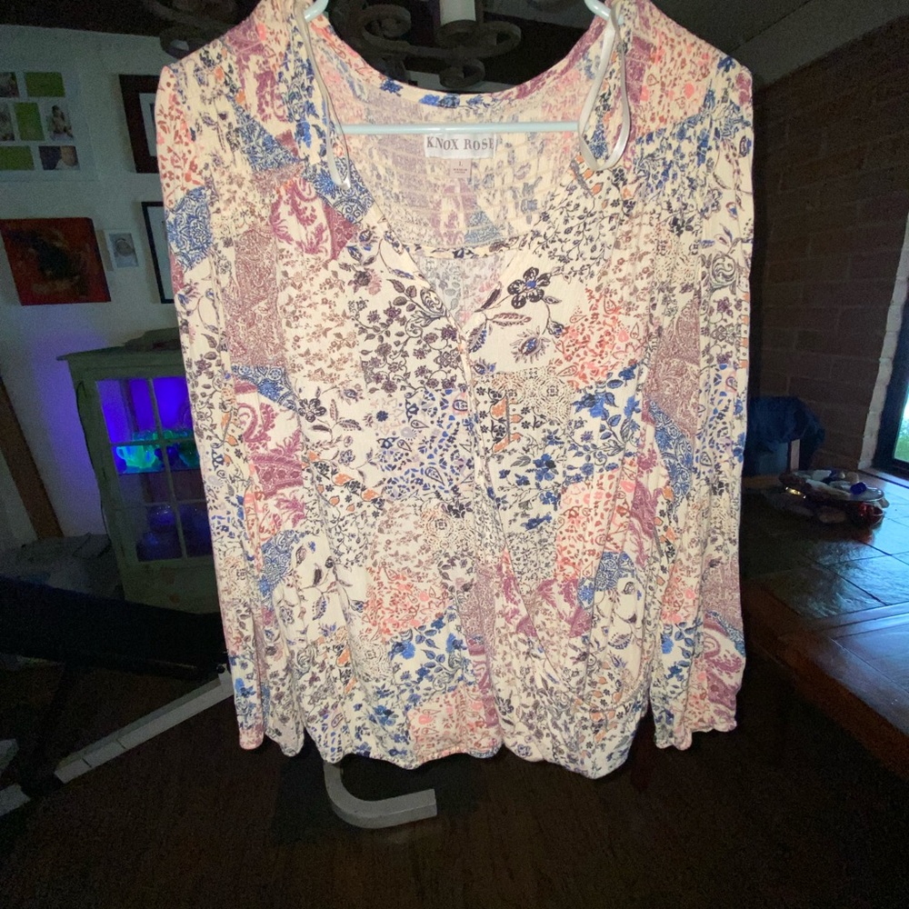 Knox Rose/L/flowy top